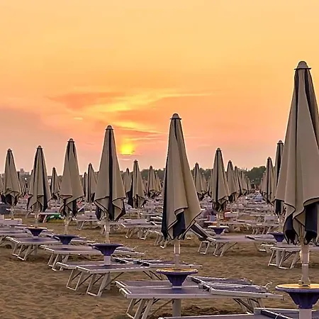 Perfect With Terrace For 4 People - By Beahost * Bibione